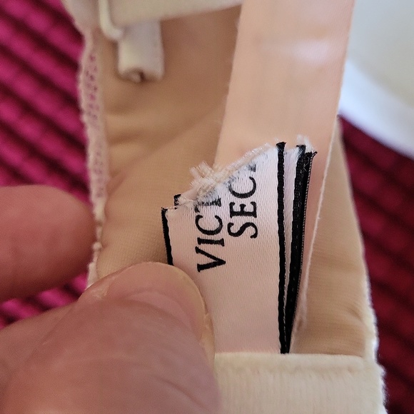 Victoria's Secret Lace bra 32D Good condition - Picture 4 of 5